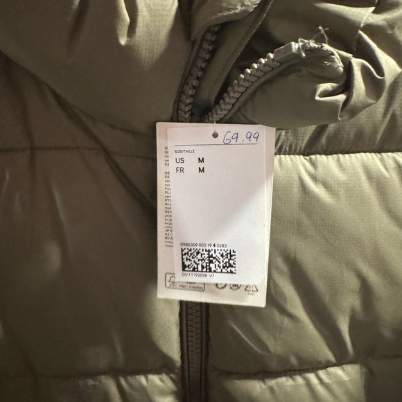 Stylish Puffer Jacket - Picture 1 of 3